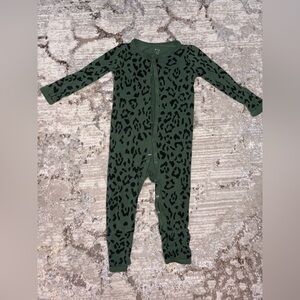 Kyte baby hunter leopard snap romper